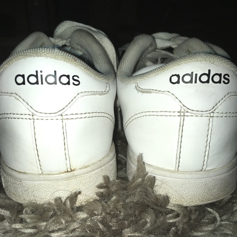 Adidas shoes - Picture 1 of 3